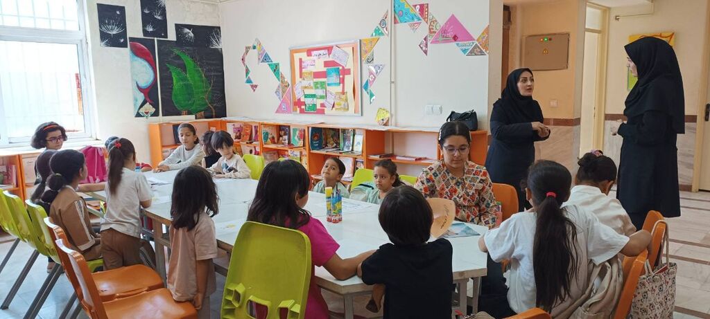 کارشناسان فرهنگی کانون کرمانشاه از مرکز بیستون بازدید کردند