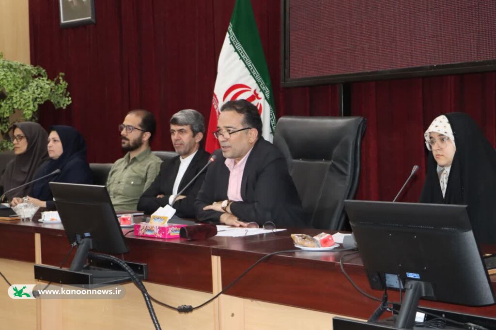 تداوم نشستهای هماندیشی نوجوانان ضروری است