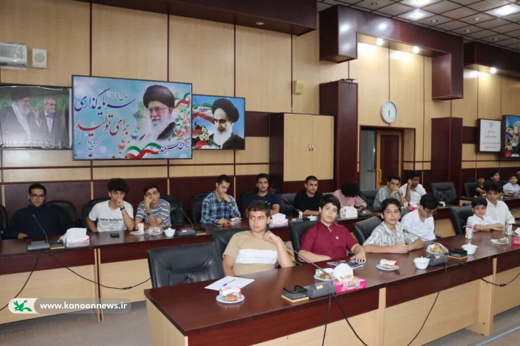 تداوم نشستهای هماندیشی نوجوانان ضروری است