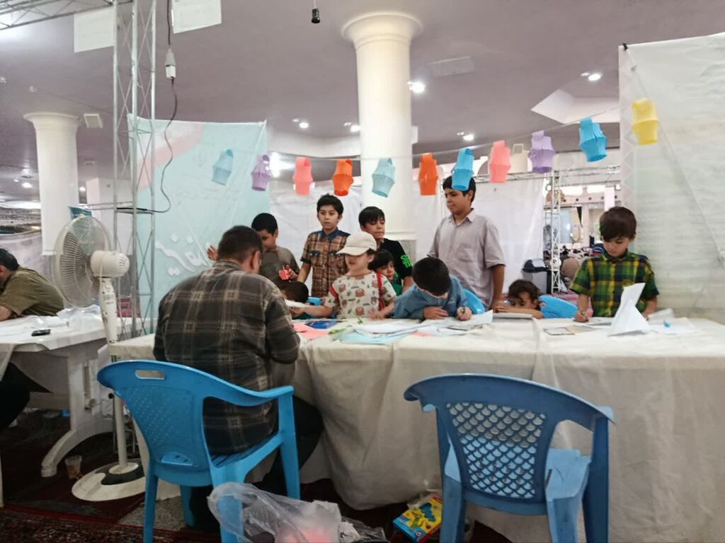 حضور کانون پرورش فکری کودکان ونوجوانان استان قم در میز خدمت نماز جمعه