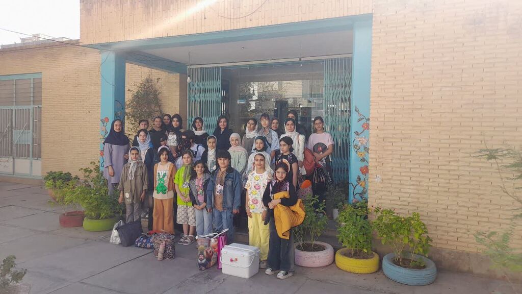 آموزش همزیستی و احیای بازیهای بومی برای نونهالان و نونگاهان در اردوی تابستانه شاهرود