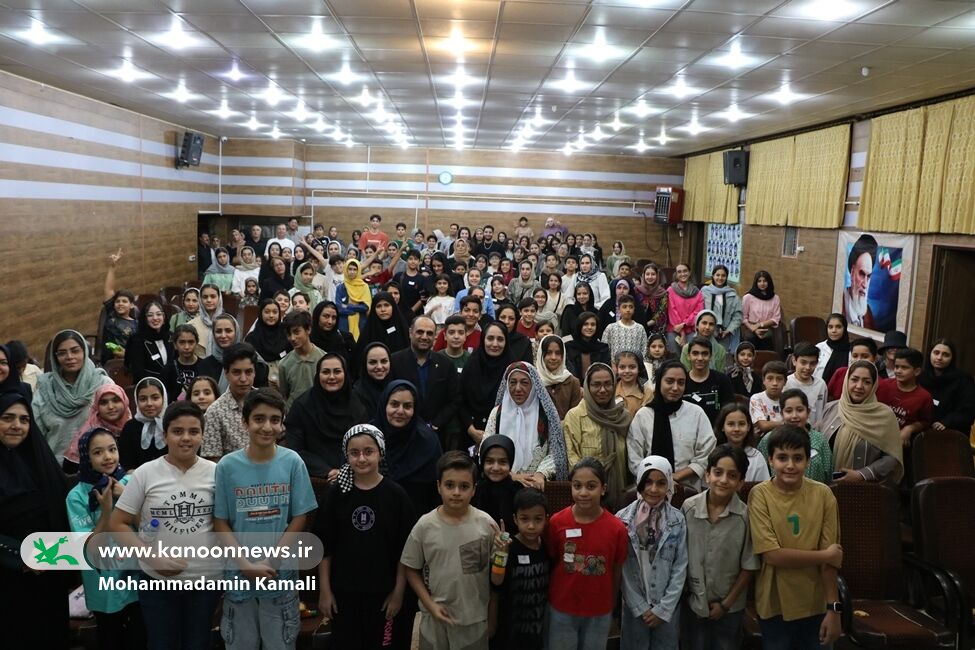 مدیرکانون زبان ایران استان کرمان با زبان‌آموزان سیرجانی دیدار کرد
