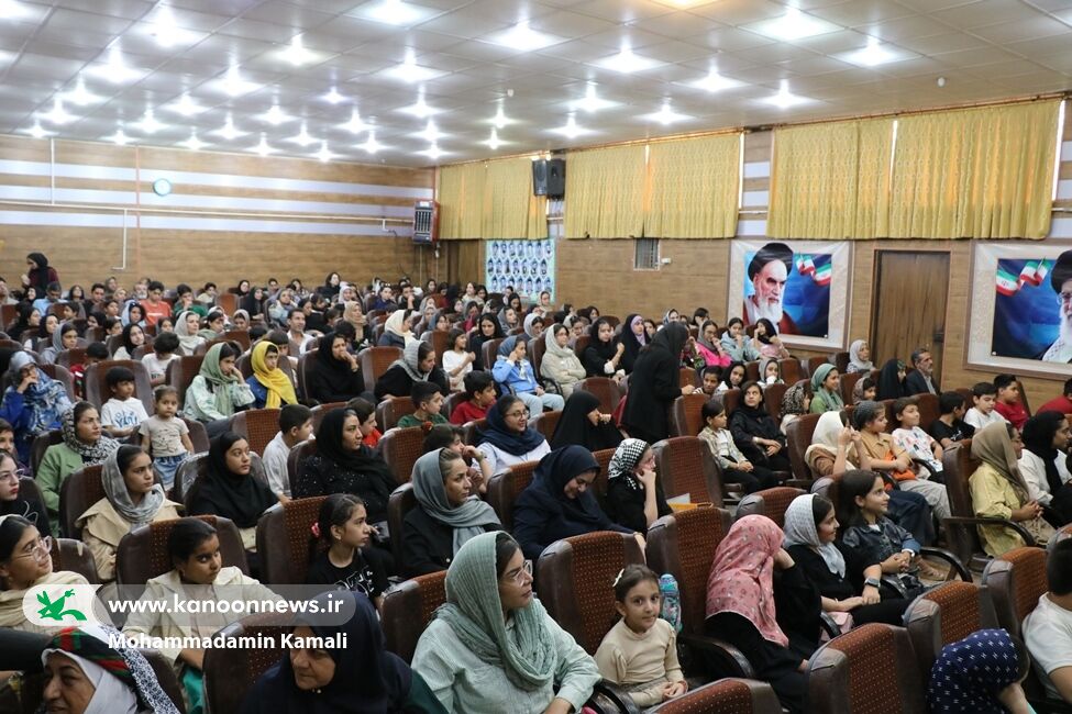 مدیرکانون زبان ایران استان کرمان با زبان‌آموزان سیرجانی دیدار کرد