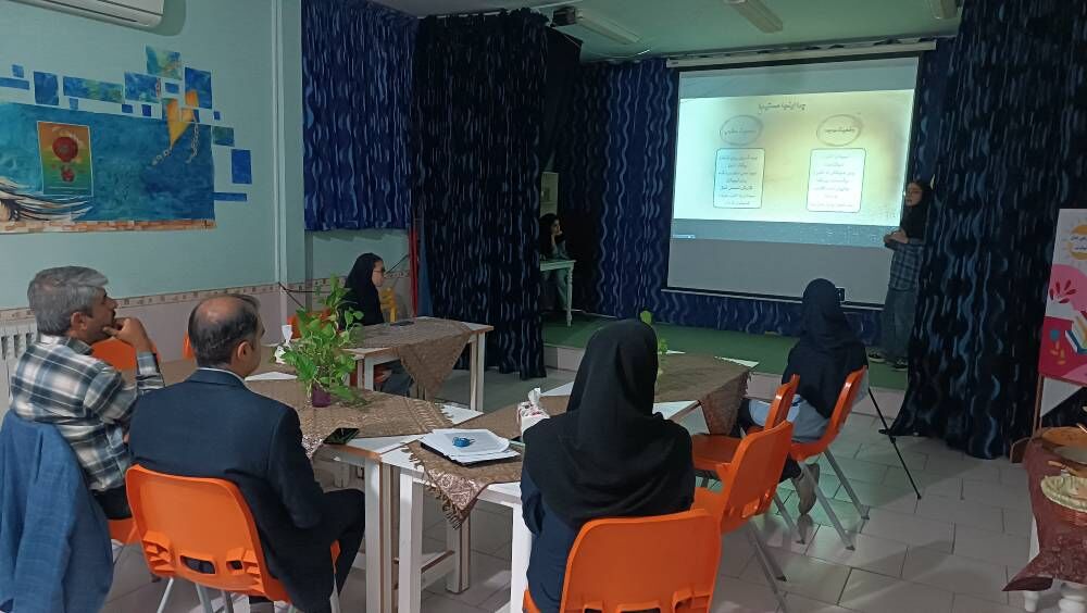 طرح نوآورانه «کافهکتاب نوجوان» در شیراز با حمایت مدیرکل کانون فارس برسی شد