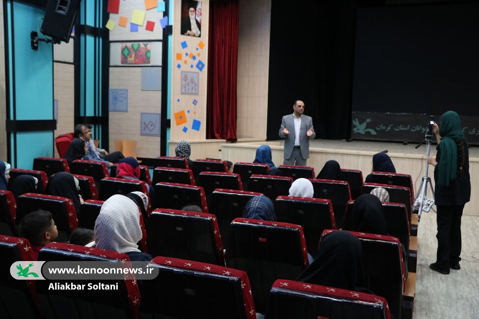نشست انجمن قصه‌بافان کرمان برگزار شد