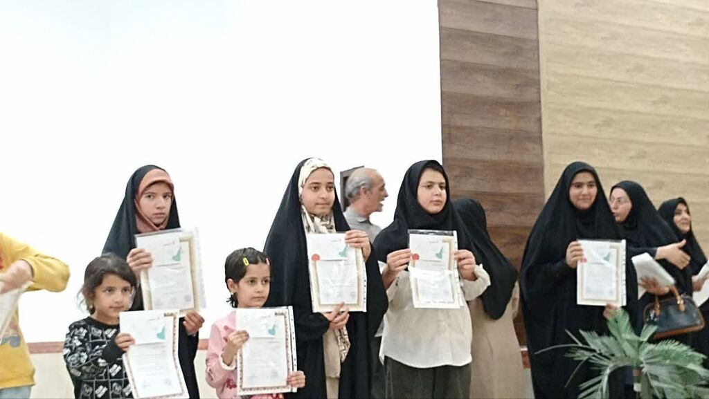 از مربی و اعضای مرکز شماره ۱ اسلام آباد غرب تجلیل شد