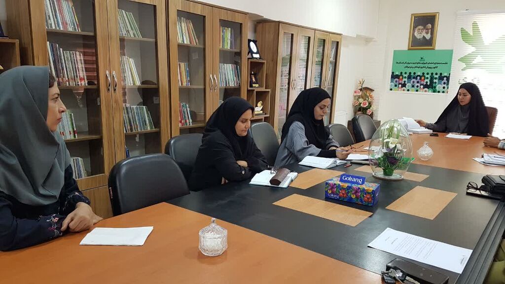 نشست اعضای شورای باشگاه قصه‌گویی کانون کرمانشاه برگزار شد