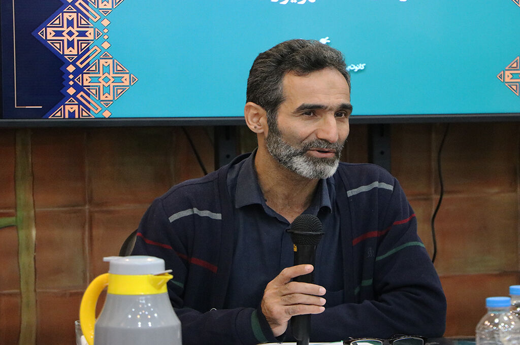 نشست هماندیشی و همافزایی کارکنان خدمات کانون گیلان در رشت برگزارشد