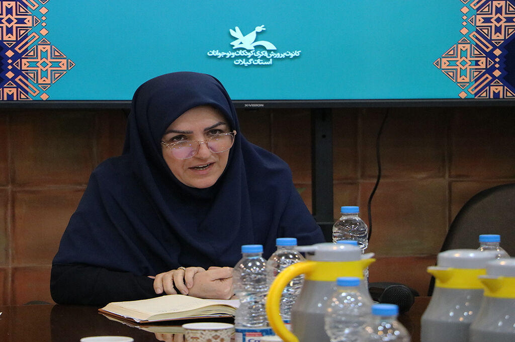 نشست هماندیشی و همافزایی کارکنان خدمات کانون گیلان در رشت برگزارشد