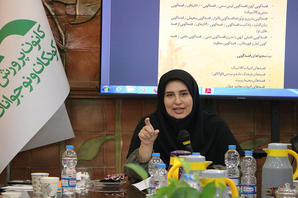 نشست هماندیشی و همافزایی کارکنان خدمات کانون گیلان در رشت برگزارشد