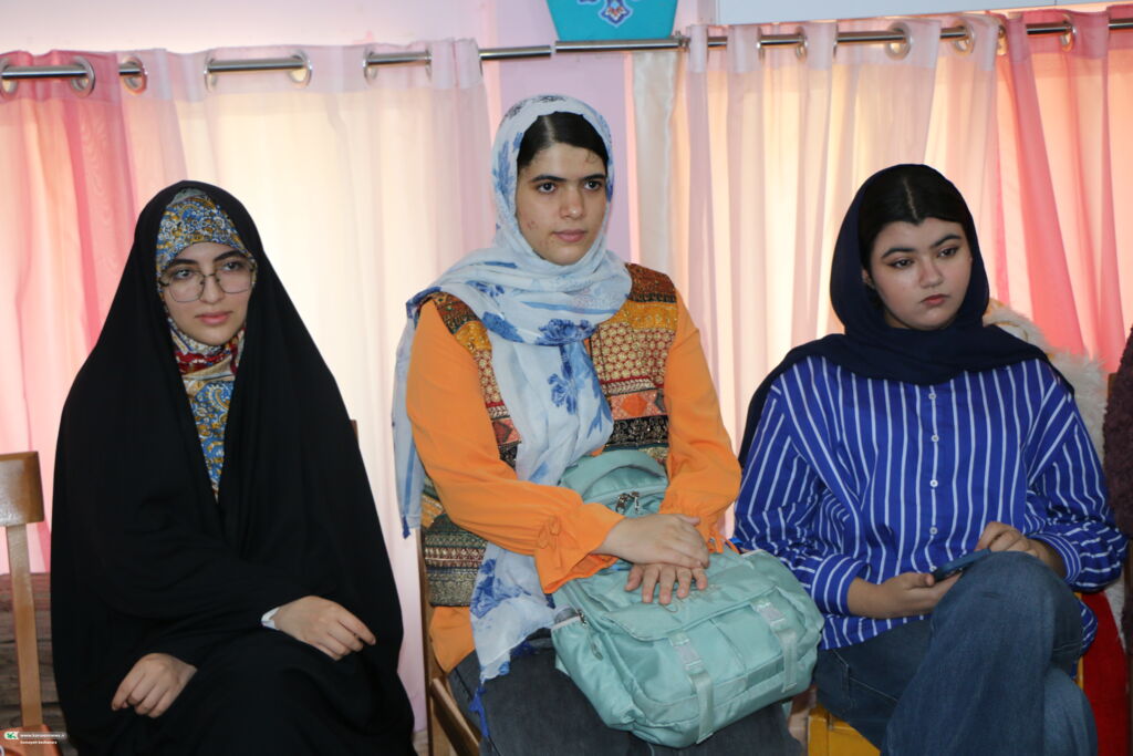 نوجوانان با زیست شاعرانه و نقد ادبی آشنا شدند