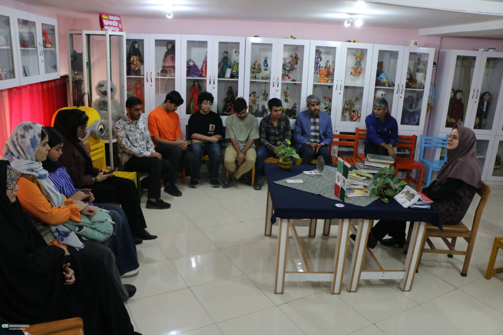 نوجوانان با زیست شاعرانه و نقد ادبی آشنا شدند