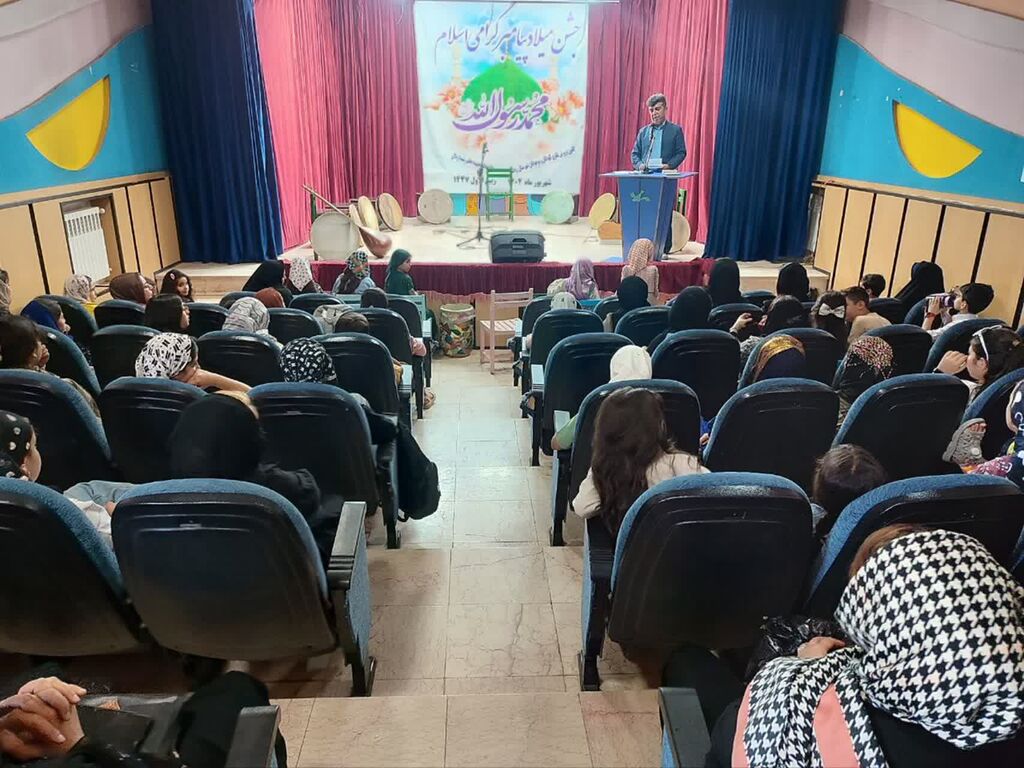 برگزاری جشن باشکوه میلاد پیامبر رحمت در مرکز روانسر