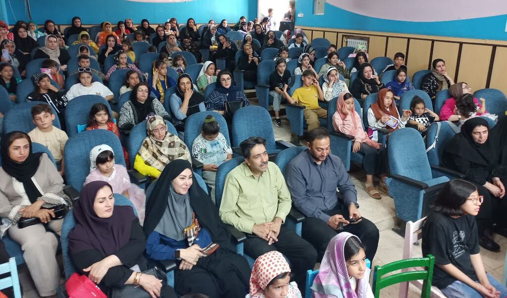 برگزاری جشن باشکوه میلاد پیامبر رحمت در مرکز روانسر