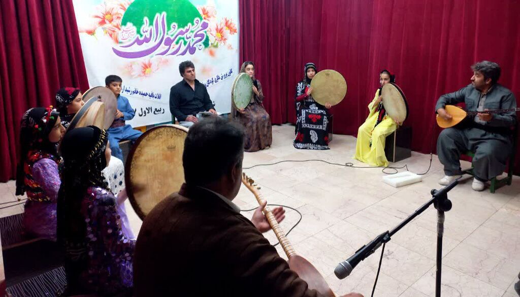 برگزاری جشن باشکوه میلاد پیامبر رحمت در مرکز روانسر