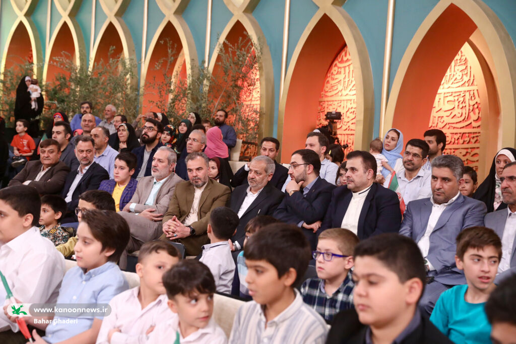 قدردانی وزیر آموزش و پرورش از کانون برای مشارکت در تولید برنامه «محفل ستارهها»