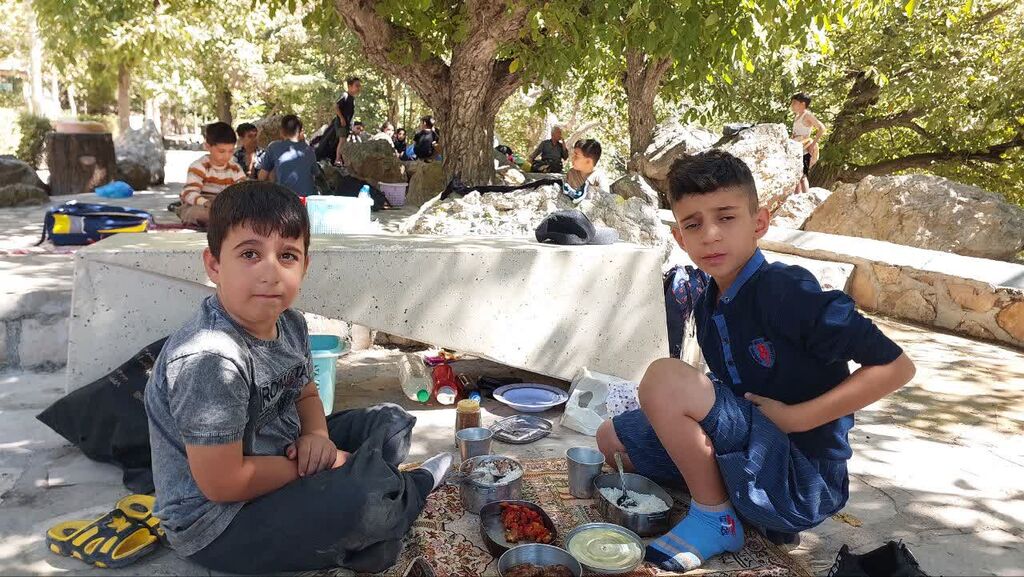 اردوی فرهنگی تفریحی اعضای کتابخوان جوانرودی در سراب دربند صحنه