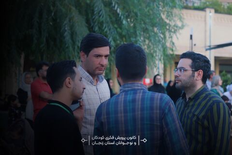 استقبال پرشور خانواده‌ها از نمایش شاد «گلی و ننه نُقلی» در صحن غدیر