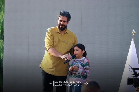 استقبال پرشور خانواده‌ها از نمایش شاد «گلی و ننه نُقلی» در صحن غدیر