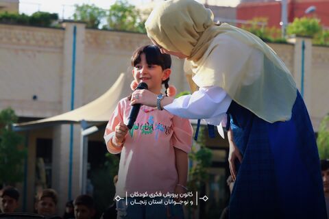 استقبال پرشور خانواده‌ها از نمایش شاد «گلی و ننه نُقلی» در صحن غدیر