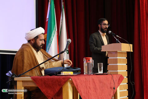 کارگاه آموزش آشنایی با فرق ادیان و مذاهب در چهارمحال و بختیاری