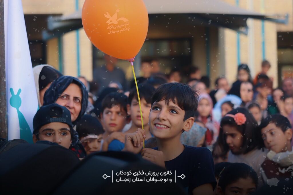 استقبال پرشور خانوادهها از نمایش شاد «گلی و ننه نُقلی» در صحن غدیر