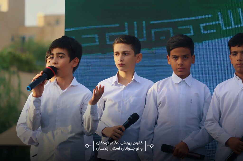 استقبال پرشور خانوادهها از نمایش شاد «گلی و ننه نُقلی» در صحن غدیر