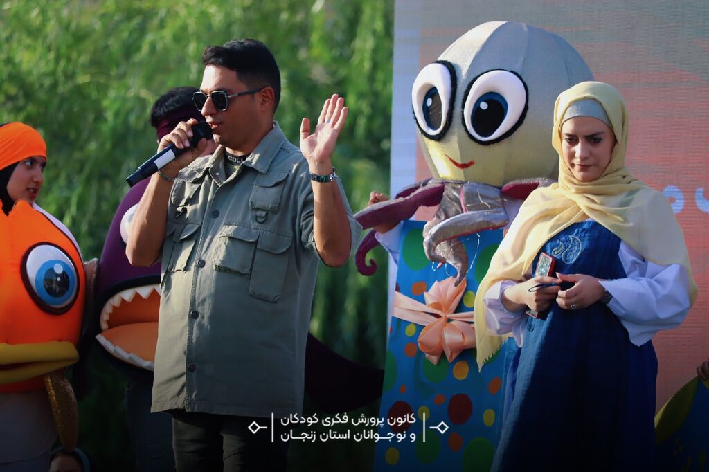 استقبال پرشور خانوادهها از نمایش شاد «گلی و ننه نُقلی» در صحن غدیر