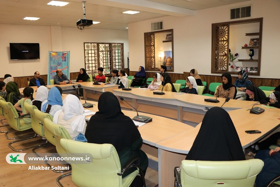 نشست انجمن شعر و داستان کانون کرمان برگزار شد