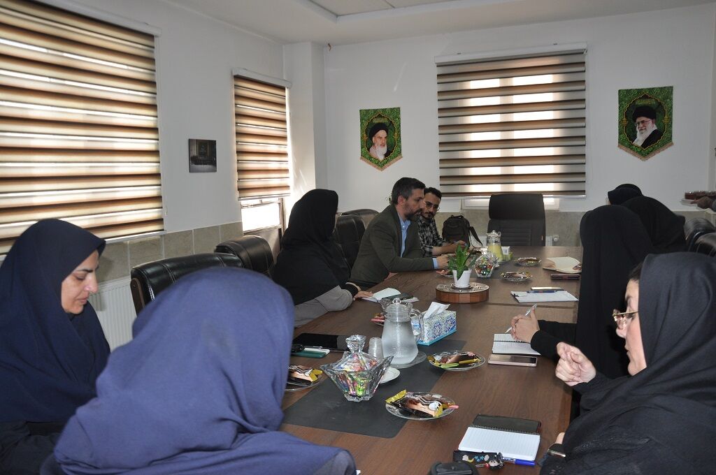 استفاده از ظرفیتهای کانونی و فراکانونی در راستای تولیگری و جریان سازی فرهنگی