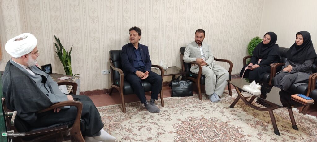 دیدار مدیرکل کانون پرورش فکری کودکان و نوجوانان کردستان با نماینده ولیفقیه در استان