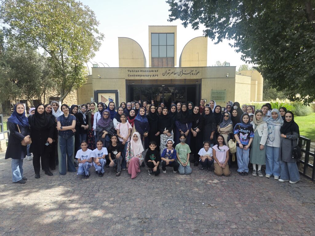 بازدید اعضای کانون استان تهران از موزه هنرهای معاصر