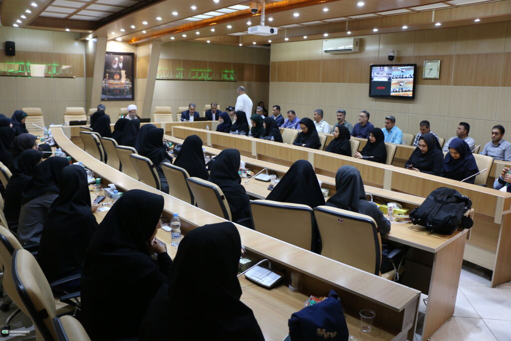 دیدار مربیان و کارکنان کانون فارس با امام جمعه شیراز به مناسبت پایان تابستان و شروع سال تحصیلی جدید