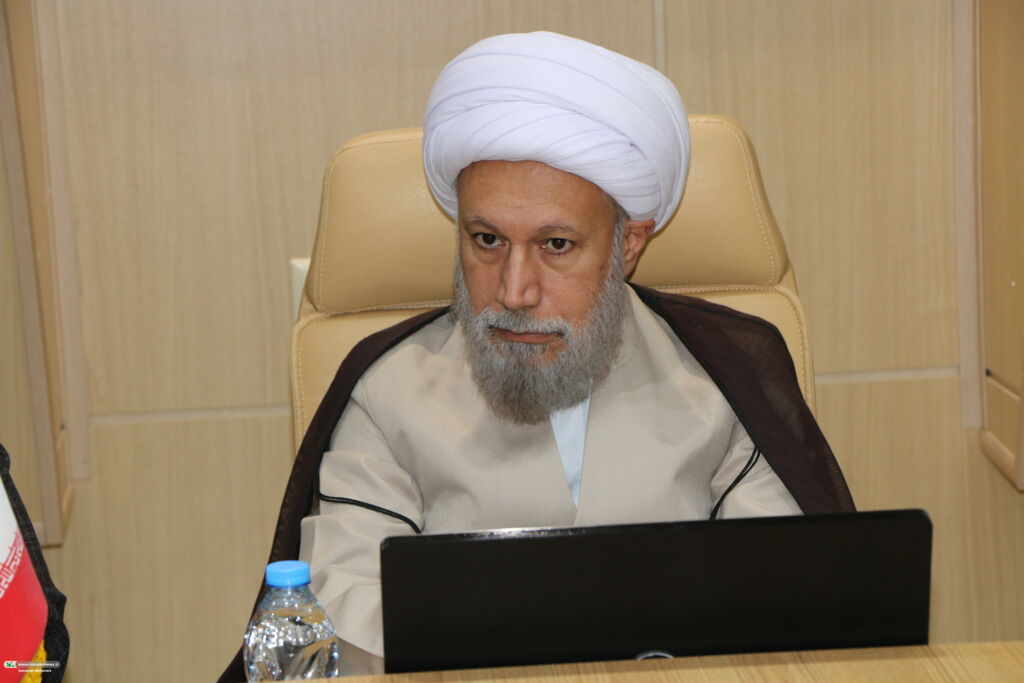 دیدار مربیان و کارکنان کانون فارس با امام جمعه شیراز به مناسبت پایان تابستان و شروع سال تحصیلی جدید