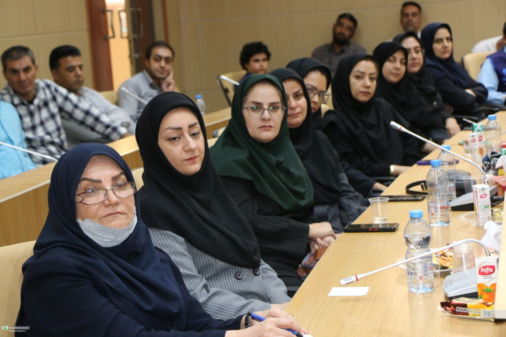 دیدار مربیان و کارکنان کانون فارس با امام جمعه شیراز به مناسبت پایان تابستان و شروع سال تحصیلی جدید