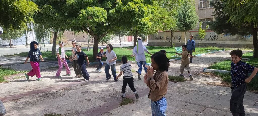 برگزاری جشن پایان تابستان مرکز ۱۴ کانون کرمانشاه در پارک