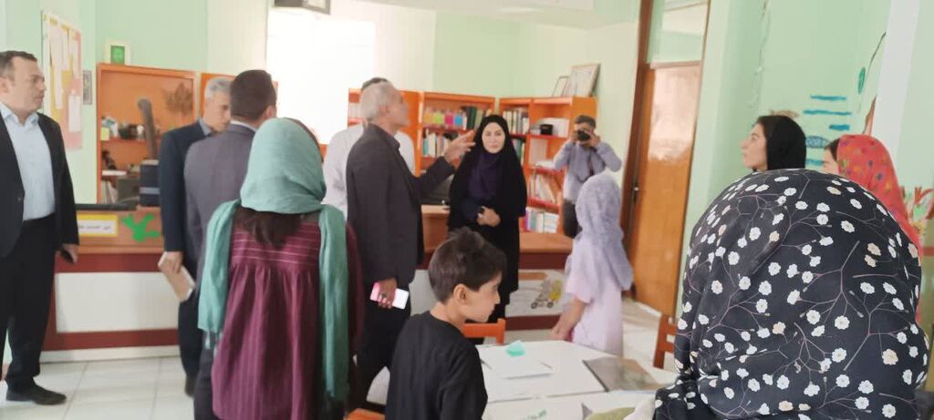 بازدید نماینده مجلس و مسئولان از مرکز شماره ۸ شهر کرمانشاه