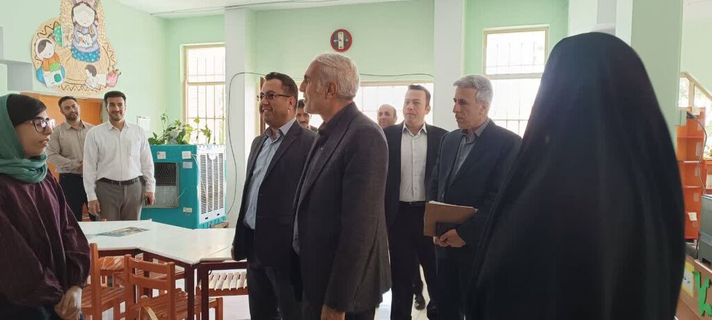 بازدید نماینده مجلس و مسئولان از مرکز شماره ۸ شهر کرمانشاه