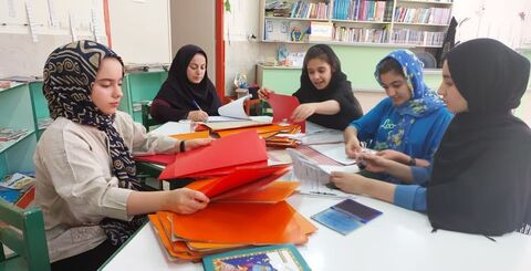 کتاب‌خوانی مراکز