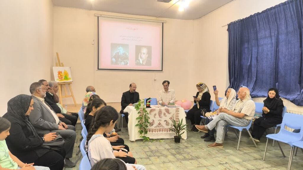 هفته ادبی کانون همدان از رونمایی کتاب مریم زندی تا نکوداشت فریدون محمودی