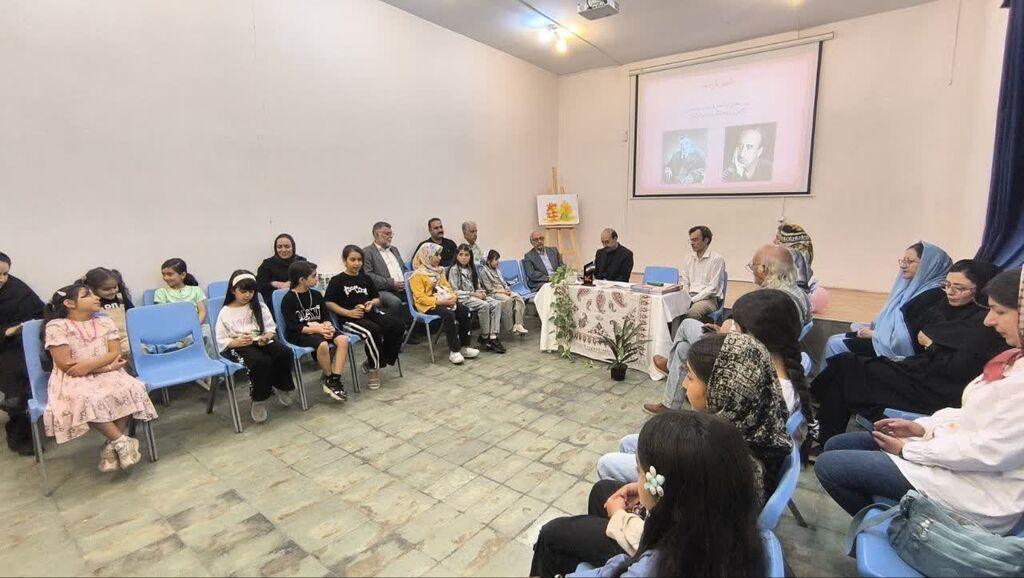 هفته ادبی کانون همدان از رونمایی کتاب مریم زندی تا نکوداشت فریدون محمودی