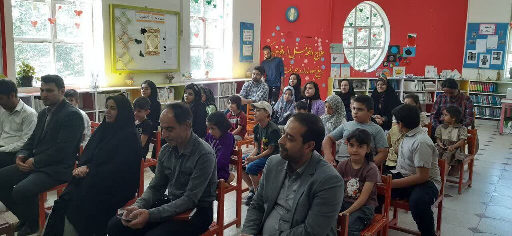 هفته ادبی کانون همدان از رونمایی کتاب مریم زندی تا نکوداشت فریدون محمودی