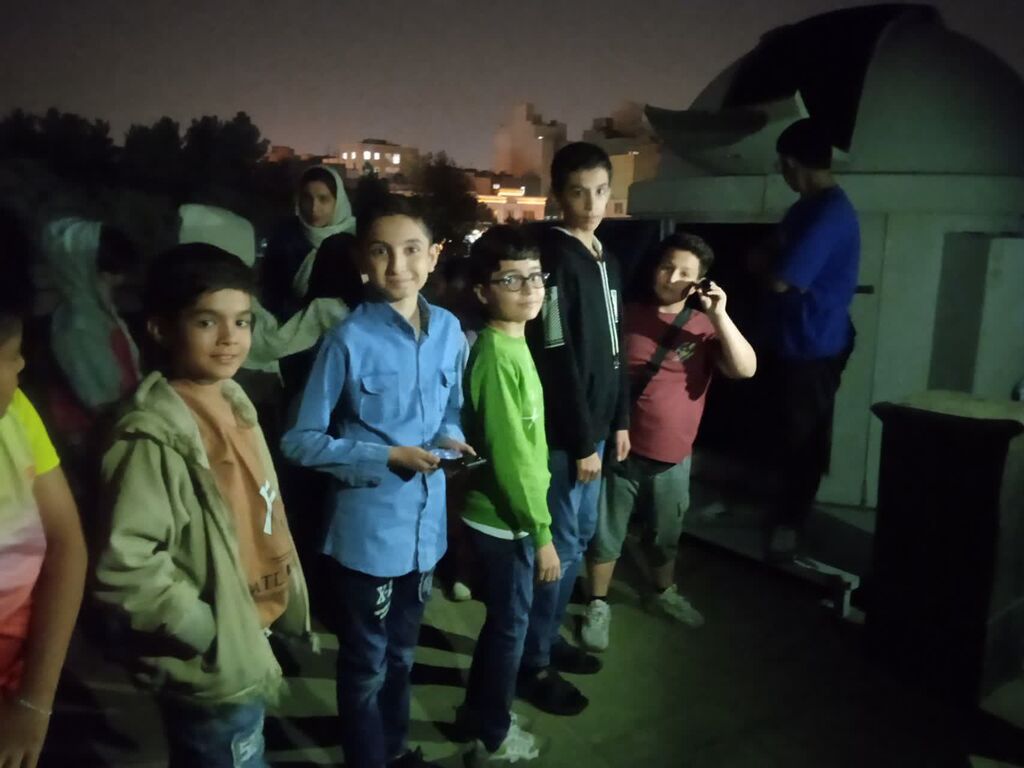 «چشم در چشم زحل» با رصدخانه کانون استان