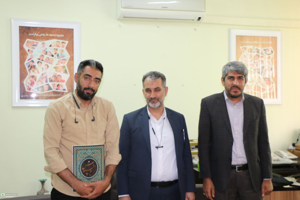 تجلیل از عوامل نمایش عروسکی «قلب آدم برفی» در کانون فارس