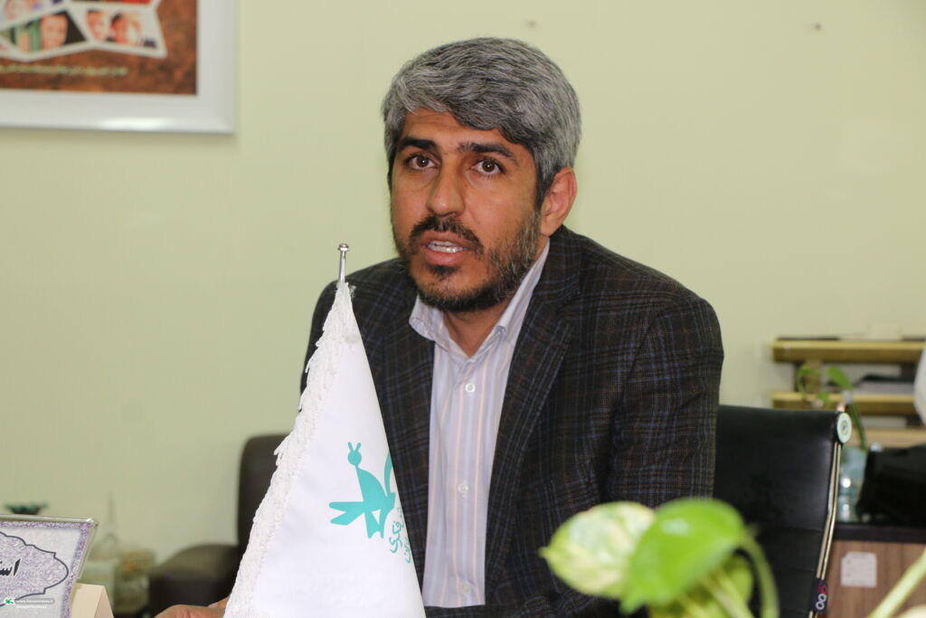 تجلیل از عوامل نمایش عروسکی «قلب آدم برفی» در کانون فارس