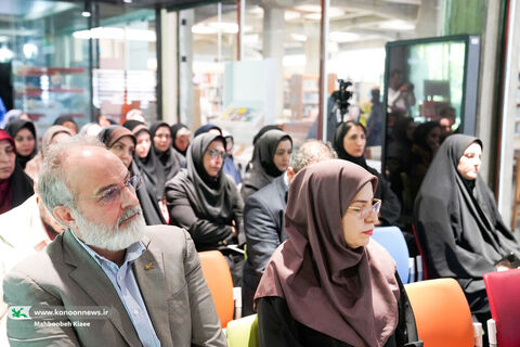 آیین رونمایی از کتاب‌های جدید کانون در کتابخانه مرجع
