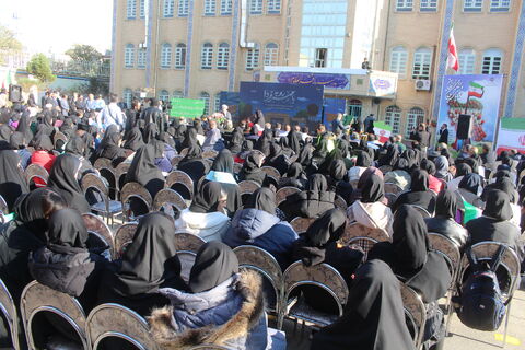 ویژه برنامه آغاز سال تحصیلی و هفته دفاع مقدس با حضور  مدیرکل کانون استان ،مسئولین استانی و  وزیر محترم راه و شهرسازی درتبریز