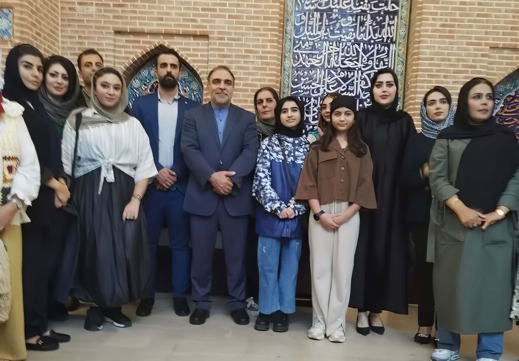 درخشش تسنیم میاری، عضو کانون پرورش فکری تنکابن، درخشش تسنیم میاری، عضو کانون پرورش فکری تنکابن، در نمایشگاه بینالمللی «رنگ و روایت» ارمنستان