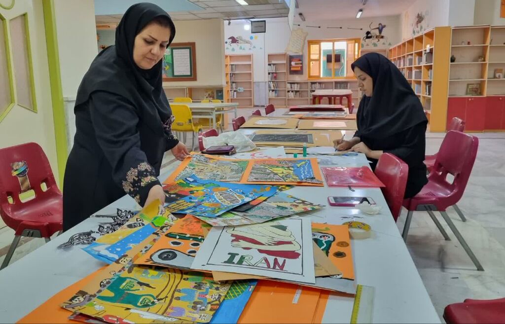 نمایشگاه آثار جشنواره رنگ و رهایی در مرکز فرهنگی و هنری آفرینش کرمانشاه