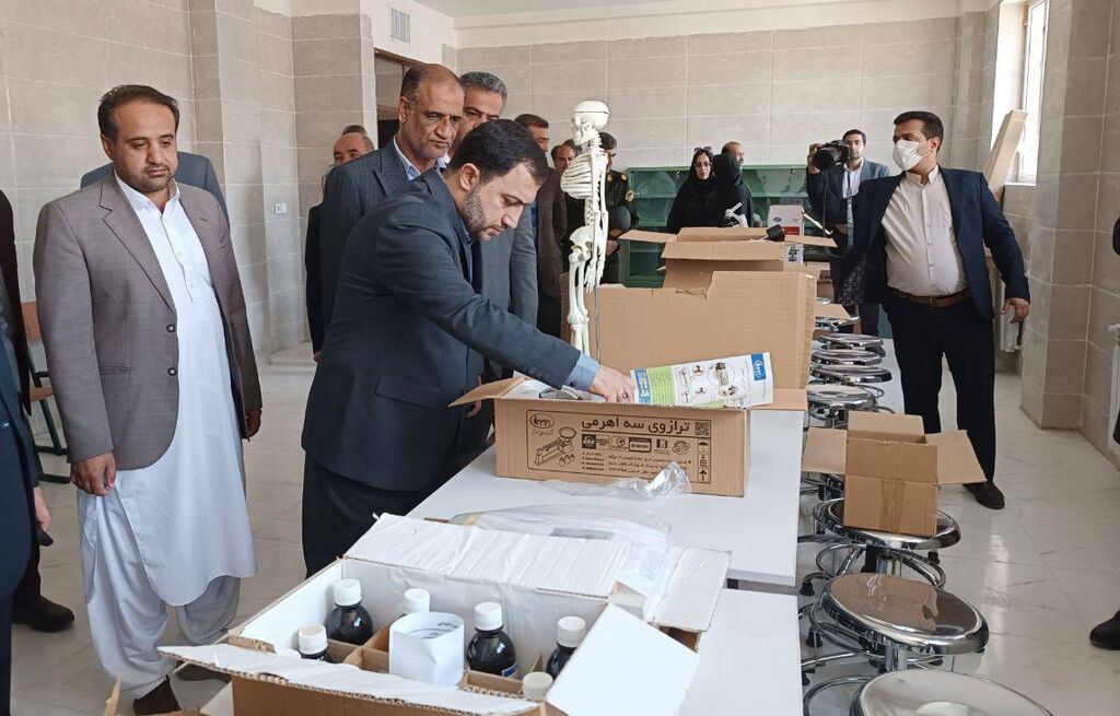 گشایش مدرسه ۱۴ کلاسه شهیدان آبیز در زاهدان با حضور مدیرعامل کانون